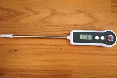 ダイソーのデジタルキッチン温度計
