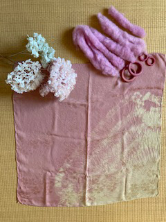 ラックカイガラムシ染め作品
