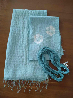 クサギ染めシルクストールと綿布と綿糸