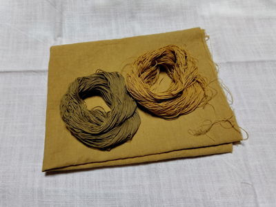 センダングサ染め刺し子糸と綿布