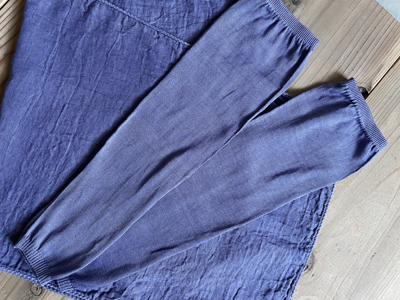 ログウッド染めコットンストールとシルク靴下