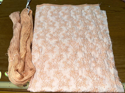 枇杷染め綿糸と刺繍入り布