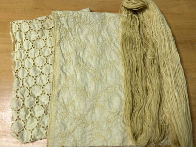 残液で染めた布と糸