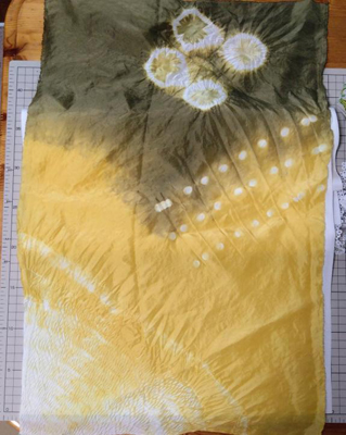黄金花染め絹布